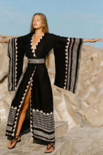 Peignoir Long Femme Style Kimono Noir Élégant Vêtement Intérieur Confortable
