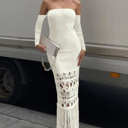 Robe longue bohème en macramé blanc idéal pour l'été et les festivals